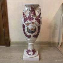 Напольная ваза, в Грозном