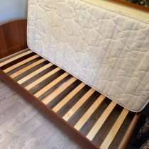 Кровать с матрасом, в Тольятти