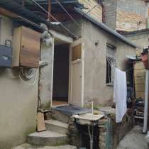 Срочно продается 1 комнатный дом с мокрой точкой. Чугурети, в г.Тбилиси