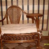 Продаю плетенный диванчик из лозы с подставкой Изящный, в Волжский