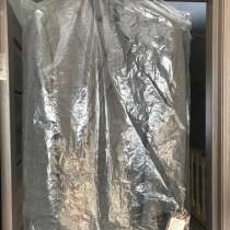 Продам два мужских костюма, в пакетах с бирками, в Хабаровске