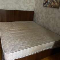 Двуспальная кровать с внутренним комодом, в г.Баку