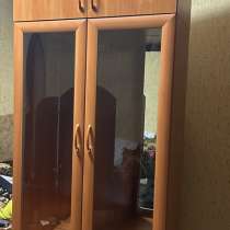Продается вместительный светло-коричневый деревянный шкаф, в Астрахани