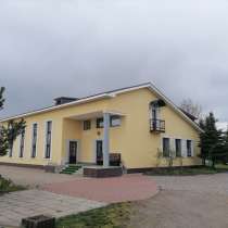 Востребованная гостиница с большим земельным участком у реки, в Великом Новгороде