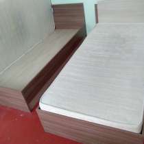 Кровать с матрасом, в Лабытнанги