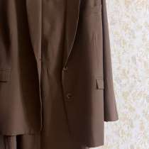 Продаю женский костюм, в Москве