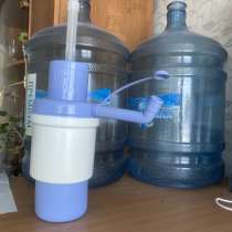 Продам 2 бутыли 19л и помпу, в Екатеринбурге