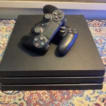 PlayStation 4 pro 1tb(2 джойстика, +3 игры), в Симферополе