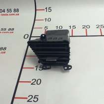 З/ч Тесла. Воздуховод центральной панели водительский правый, в Москве