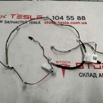 З/ч Тесла. Электропроводка двери передней правой Tesla model, в Москве