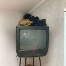 Продам телевизор и холодильник, в Краснодаре