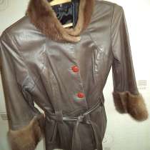 Куртка женская, кожаная в отличном состоянии, в г.Луганск
