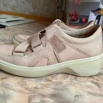 Женские кроссовки, в Омске