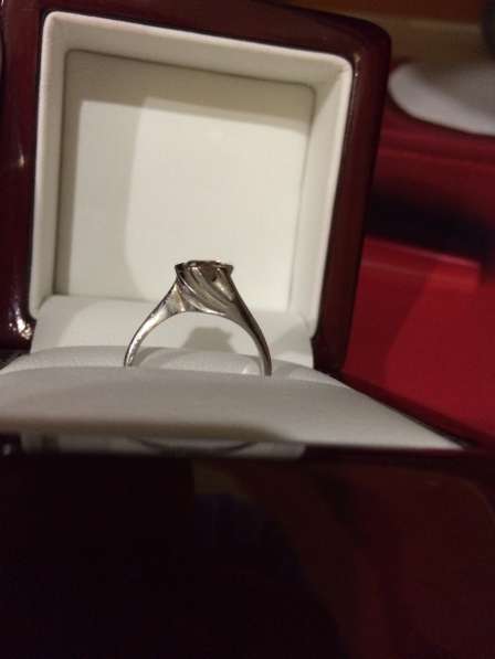Кольцо с бриллиантом в Казани