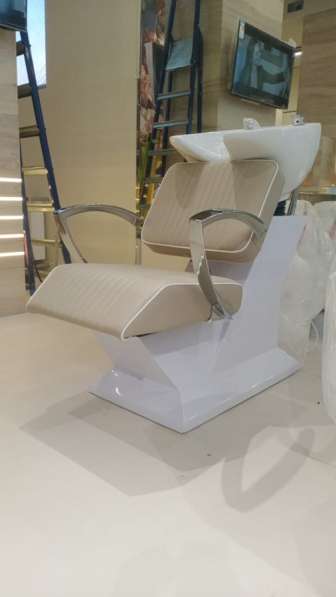 Парикмахерская мойка с креслом