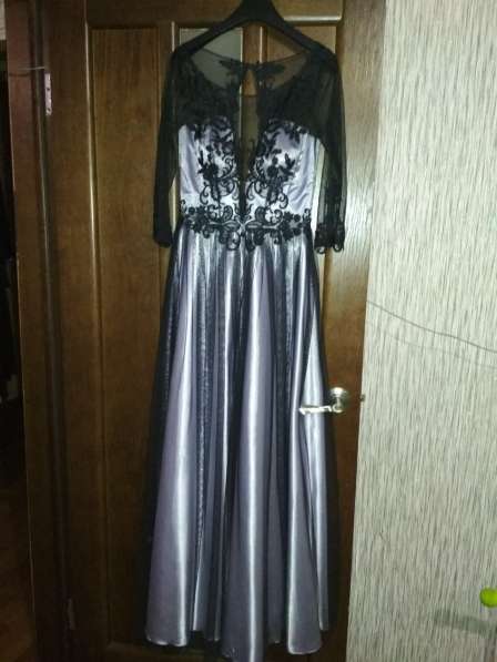 Шикарное платье для выпускного бала)* в Иркутске фото 3