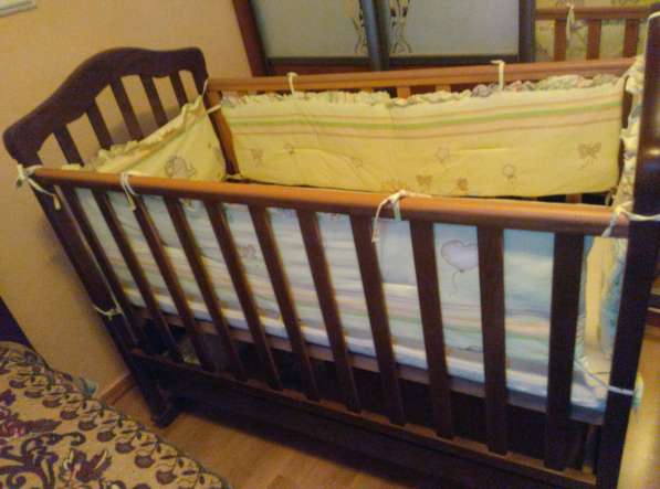Детская кроватка-качалка в хорошем состоянии. Имеется матрас в Керчи фото 5