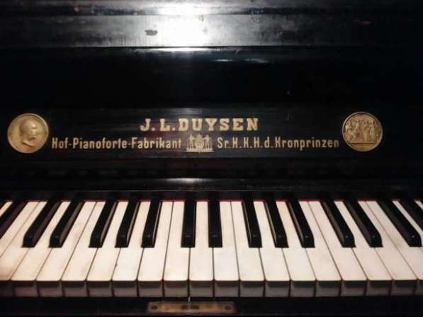 Пианино J. L. Duysen. Hof-Piano-Forte Fabrikant
