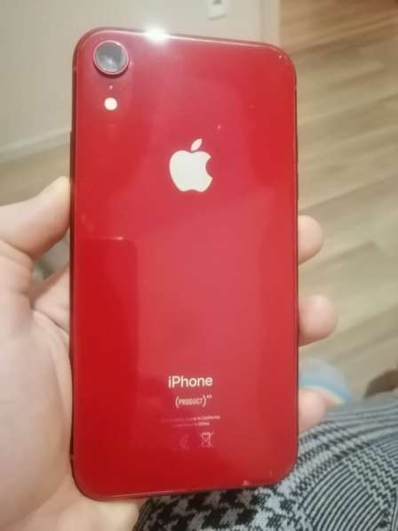 Продаю iPhone XR