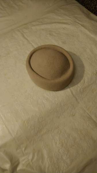 Шляпка-таблетка (Pillbox hat) - аксессуар винтажного стиля