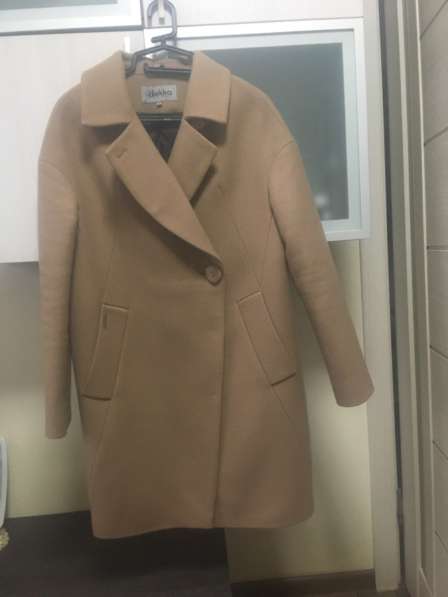 Демисезонное пальто размер 42-44,цена 3000 руб