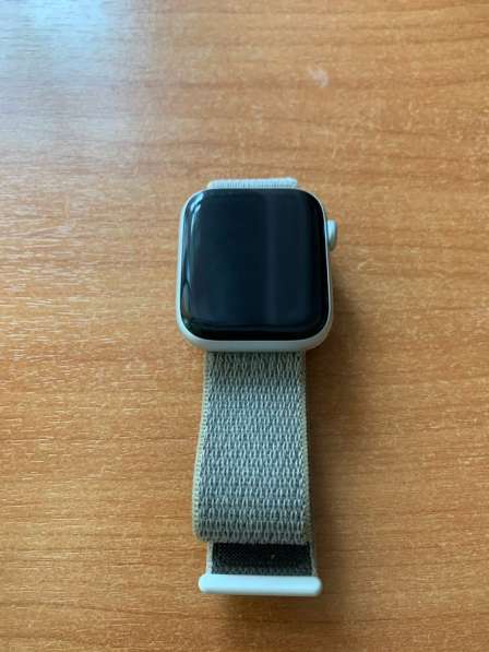 Продам Apple Watch series 4 44mm (Куплены в Финляндии)