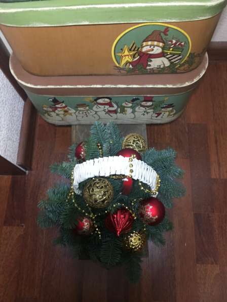 Новогодняя композиция из живой ели в корзине в Москве фото 6