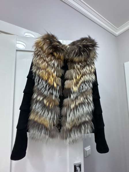 Куртка-желетка с капюшоном в Ханты-Мансийске фото 4