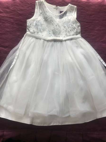 Платье праздничное