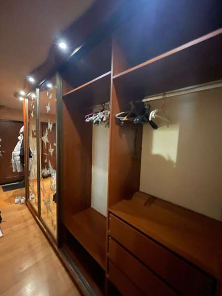 Продаю шкаф купе б/у в Москве