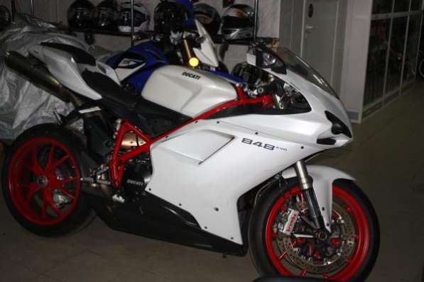 Продаю Ducati 848 EVO