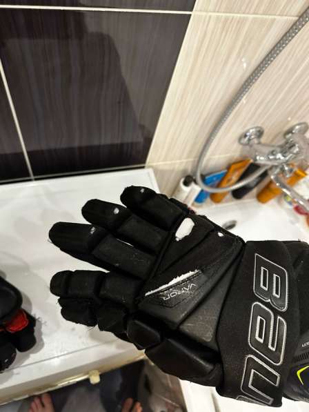 Хоккейные перчатки в Новосибирске