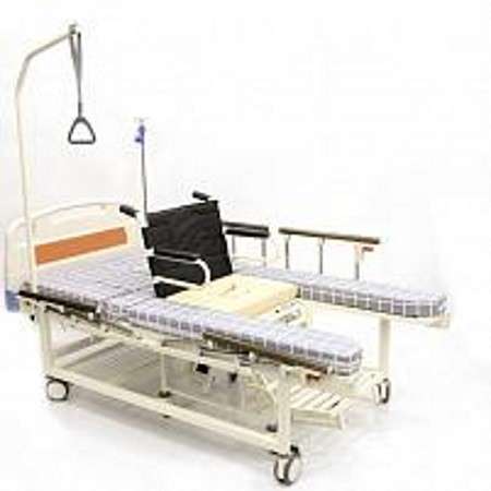 Кровать медицинская функциональная с туалетом и креслом в 