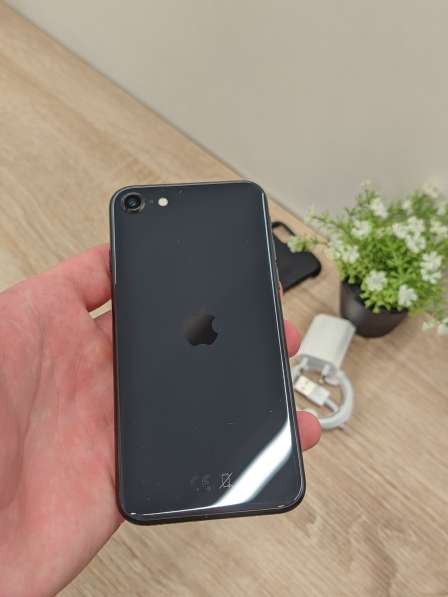 IPhone SE 2020 Black 64Gb в фото 8
