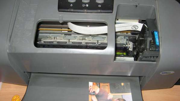 Принтер 4хцветный Epson C67 не очень рабочий