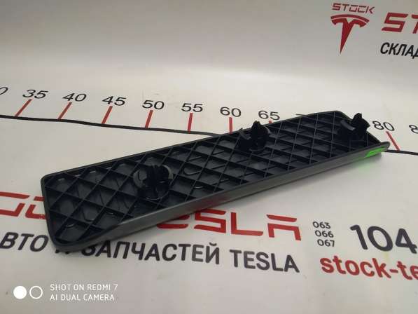З/ч Тесла. Подлокотник консоли PVC TAN Tesla model X S REST в Москве фото 3