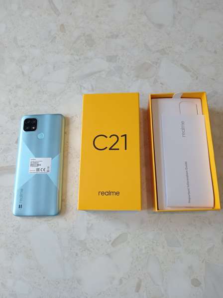 REALME C21 3/32Gb, Голубой. Отличное состояние в Красноярске