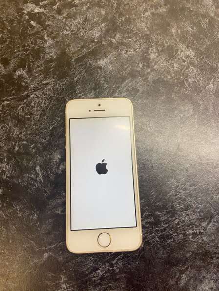 IPhone SE на 32 gb - цвет Gold (золотой)