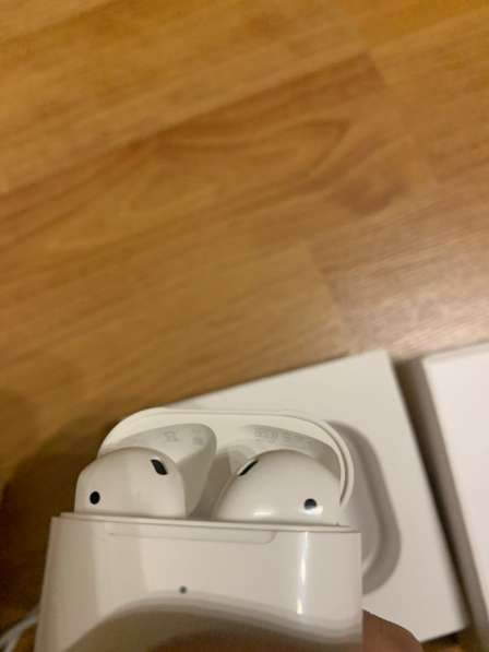 AirPods 2 в Санкт-Петербурге фото 4