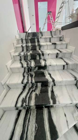 Лестницы и ступени из мрамора, гранита, травертина в Сочи фото 16
