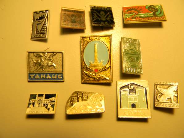 Значок. Крым:Евпатория, ТАНАИС, Царский кург,Алупка,Херсонес в фото 6