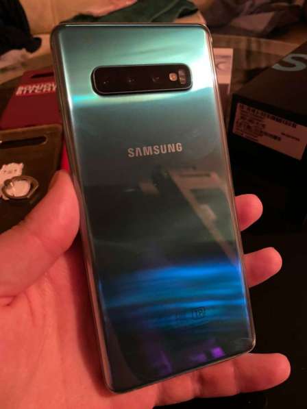Samsung S10+ и Galaxy Buds в Москве фото 6