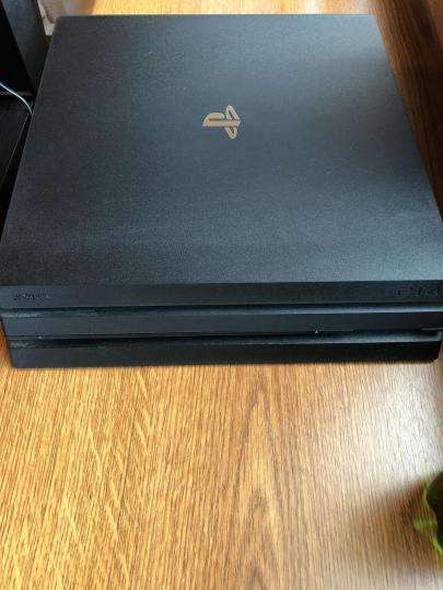 PlayStation 4 Pro в фото 7
