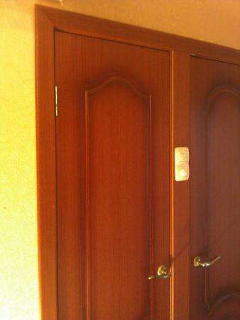 Установка межкомнатных дверей в Москве фото 4