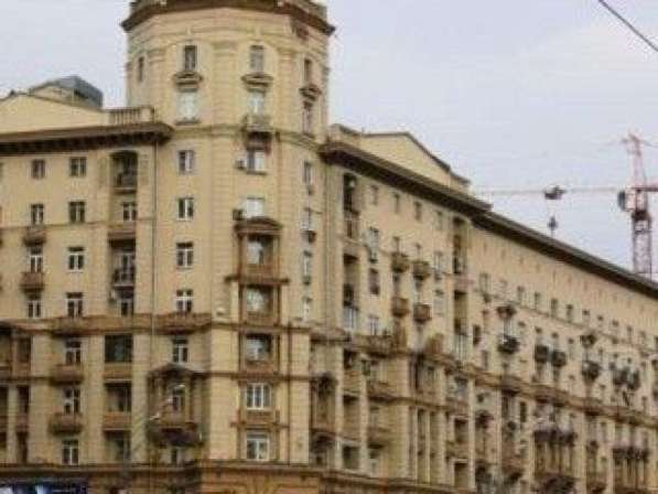Продам многомнатную квартиру в Москва.Жилая площадь 140 кв.м.Этаж 4.Дом кирпичный.