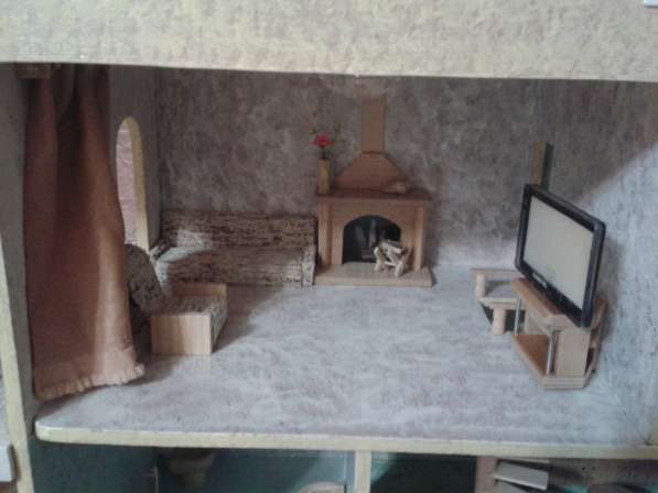 Продаю деревянный кукольный домик ручной работы с мебелью в Сочи фото 5