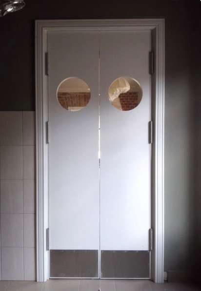 Маятниковая дверь в Краснодаре фото 3