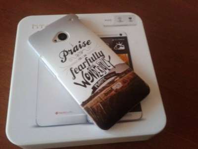 смартфон HTC HTC ONE M7 в Омске