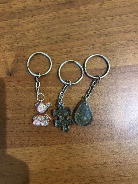 Набор брелков из эпоксидной смолы (ручная работа) в Тюмени