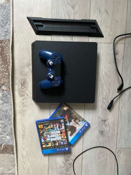 PS4 slim 1tb